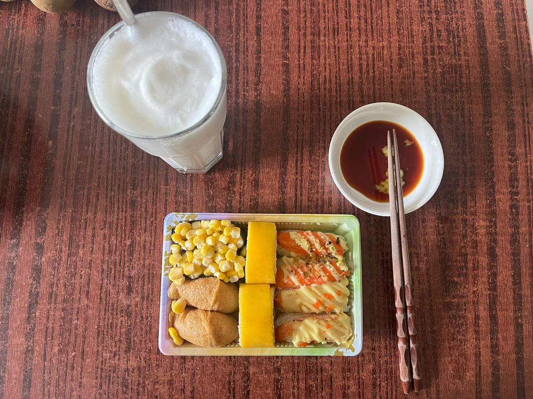自制寿司拼盘