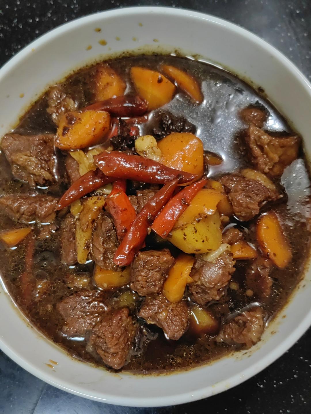 土豆胡萝卜炖牛腩（高压锅版）