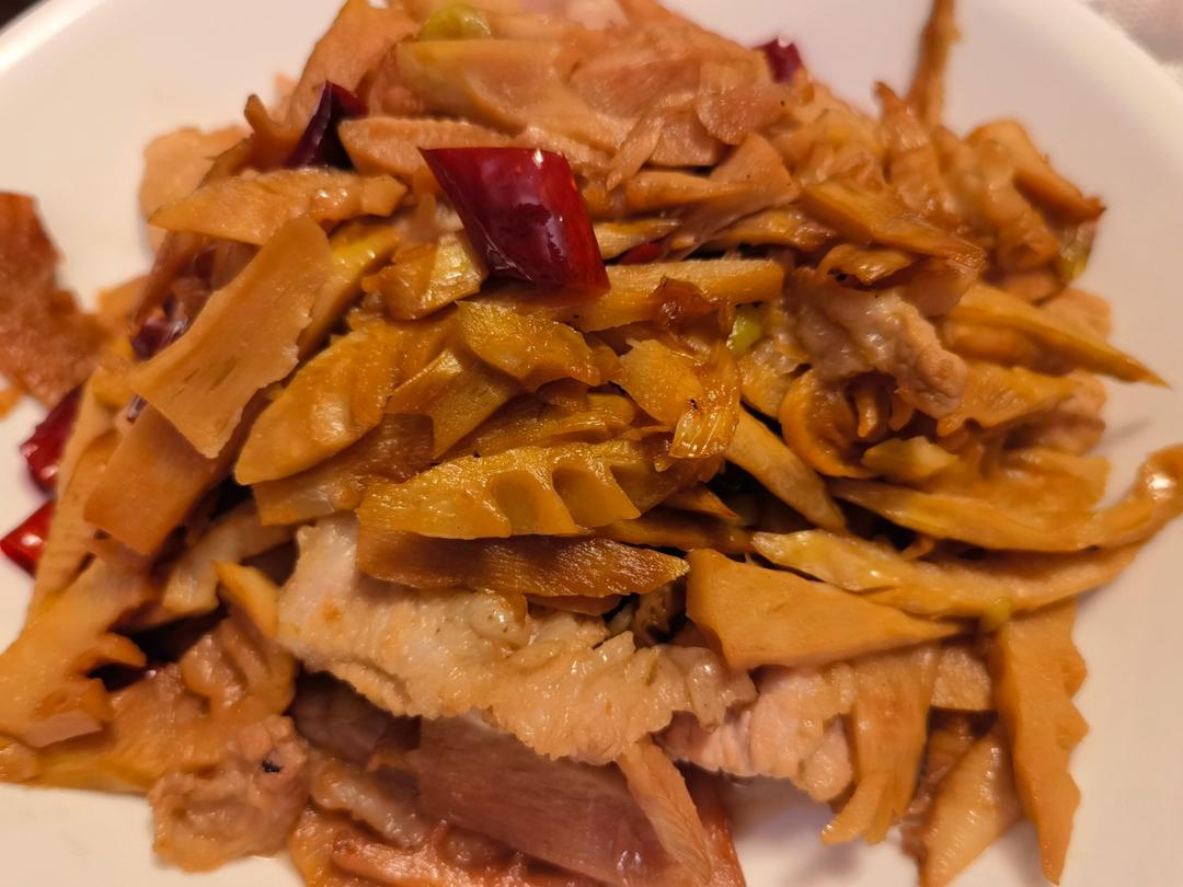 春笋炒肉（附这道菜的最佳打开方式）