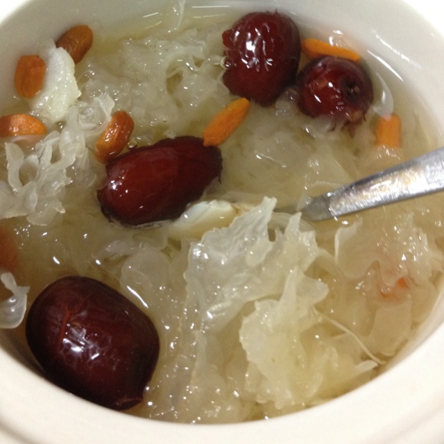 红枣银耳莲子羹