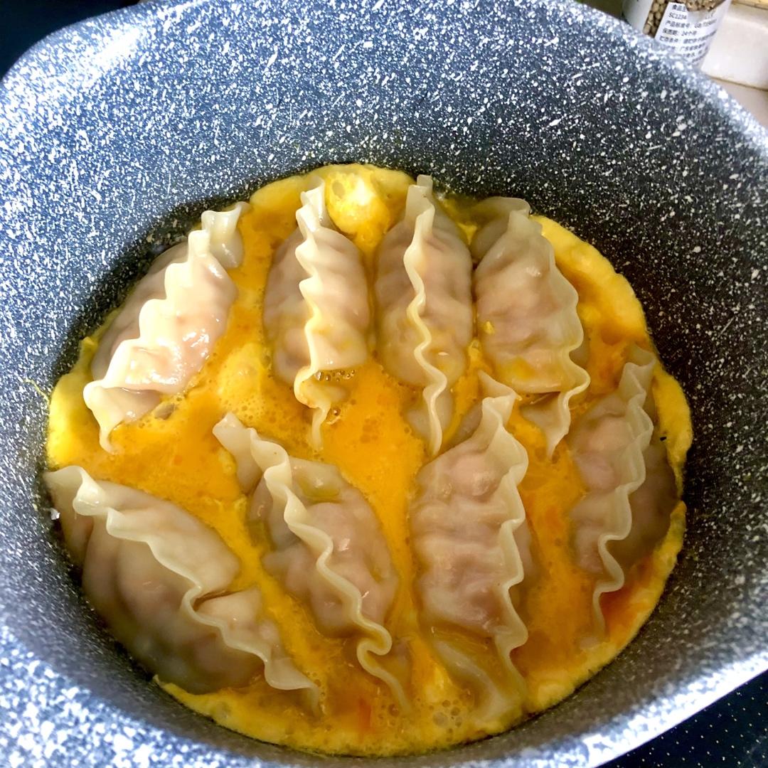 超快手的煎饺抱蛋
