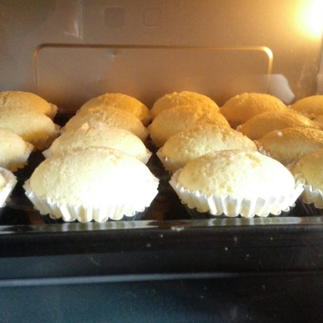 奶香迷你蛋糕仔