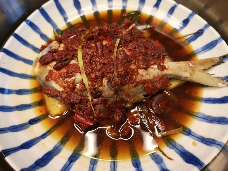 郫县豆瓣酱蒸鲳鱼
