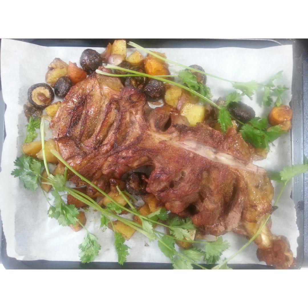 【蒙古族】秘制烤羊腿