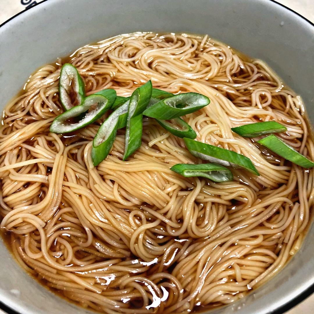 小葱麻油酱油面