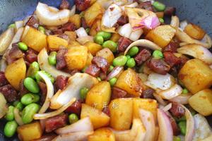 香肠土豆焖饭的做法 步骤10