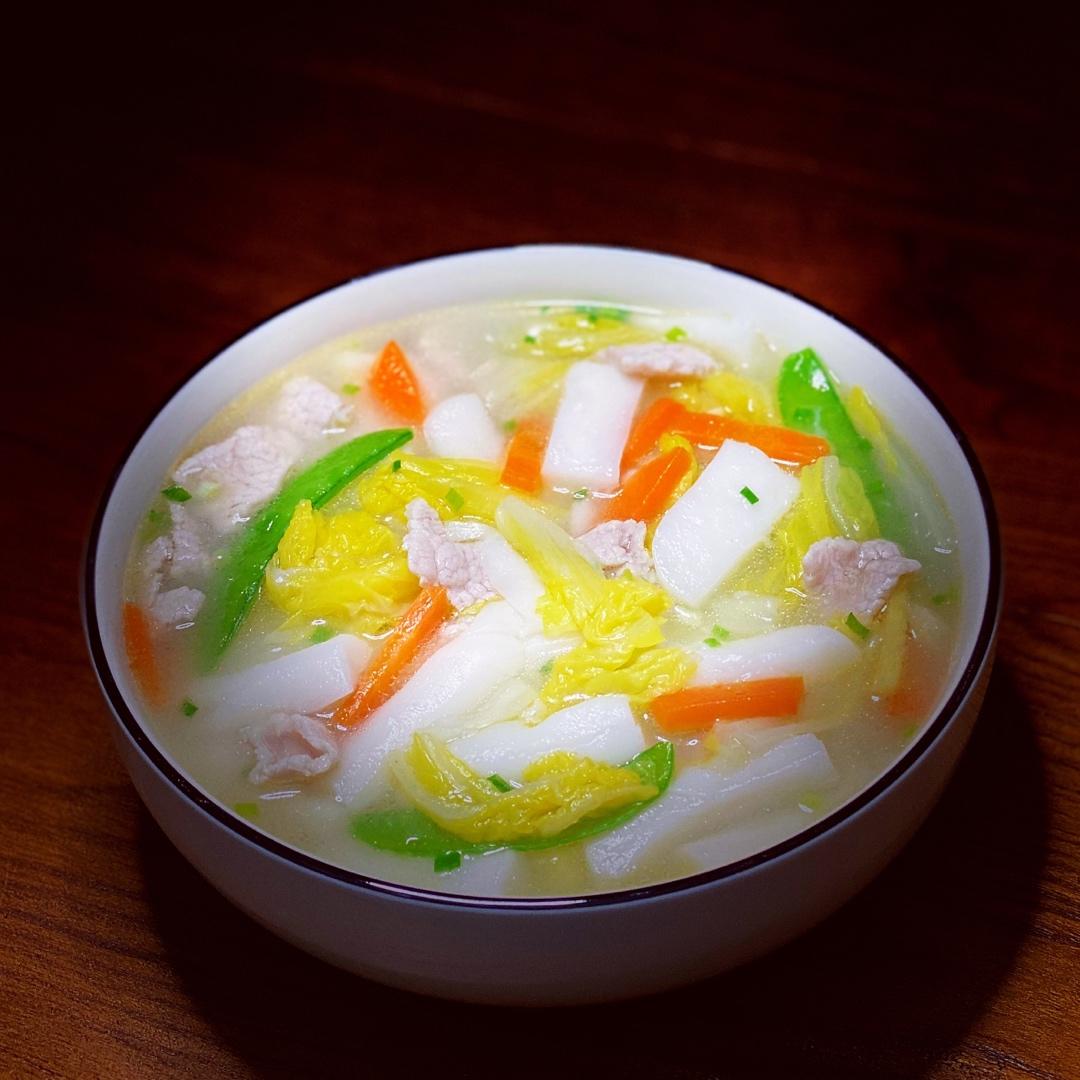 鹏妈在奔跑做的白菜肉丝汤年糕