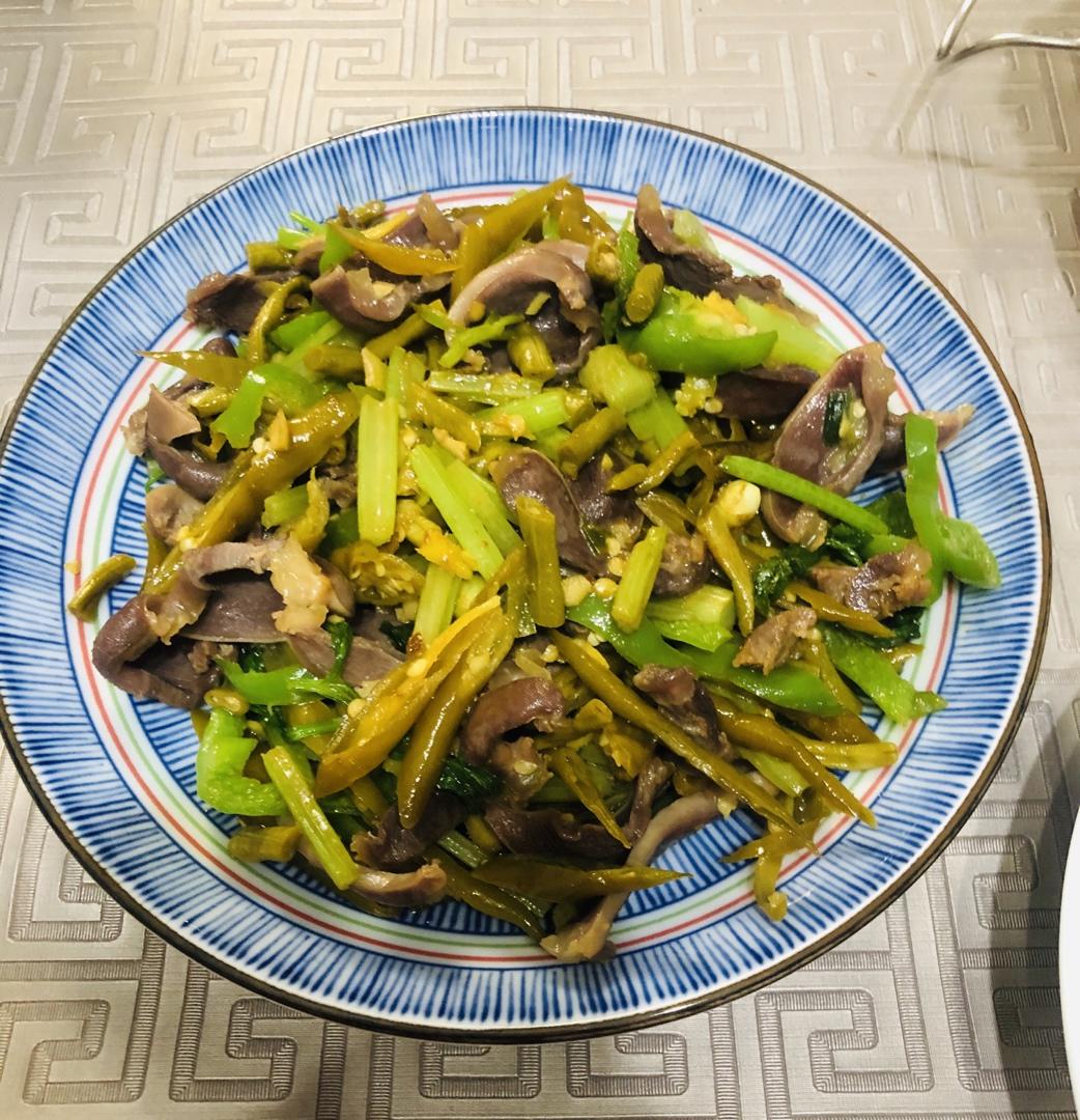 酸辣炒鸡胗