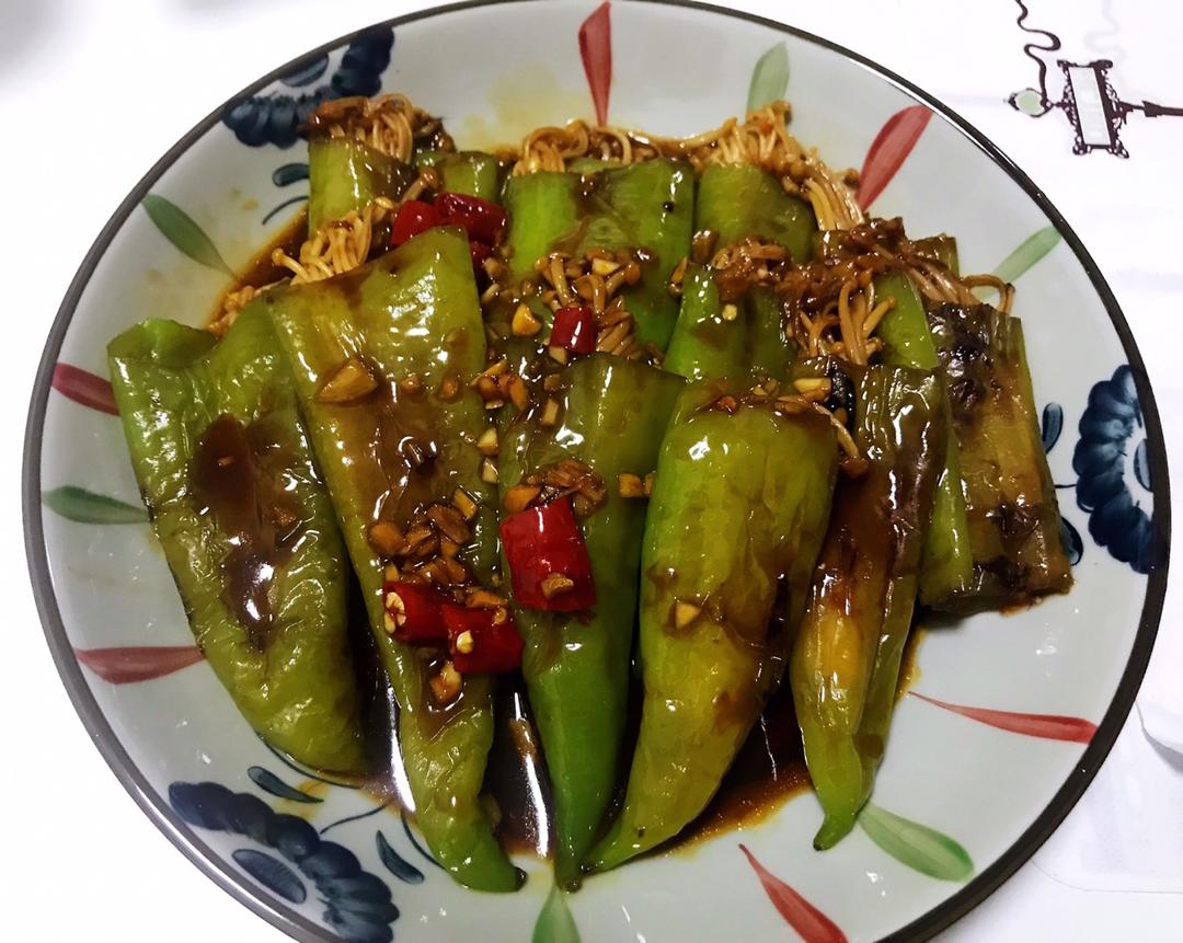 虎皮尖椒酿金针菇
