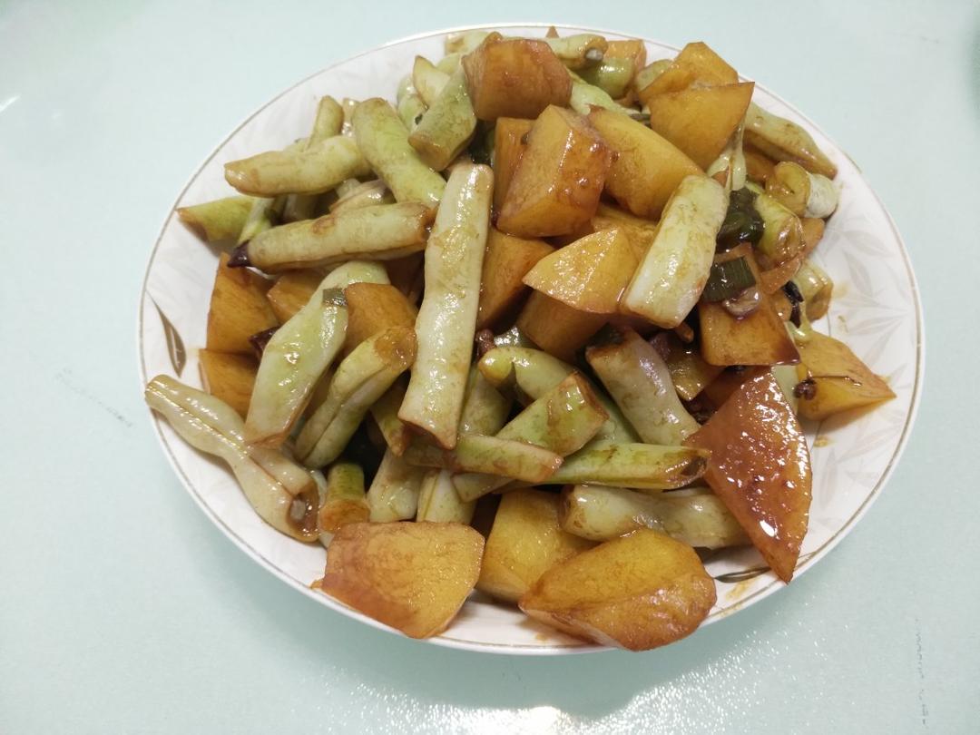 家常菜 芸豆炖土豆 尚卿做的芸豆炖土豆赞 芸豆,土豆,八角,花椒,葱,姜