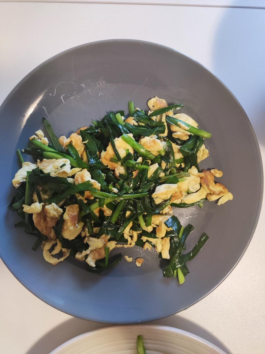 韭菜炒鸡蛋——三分钟快手下饭菜 掌握火候的秘诀