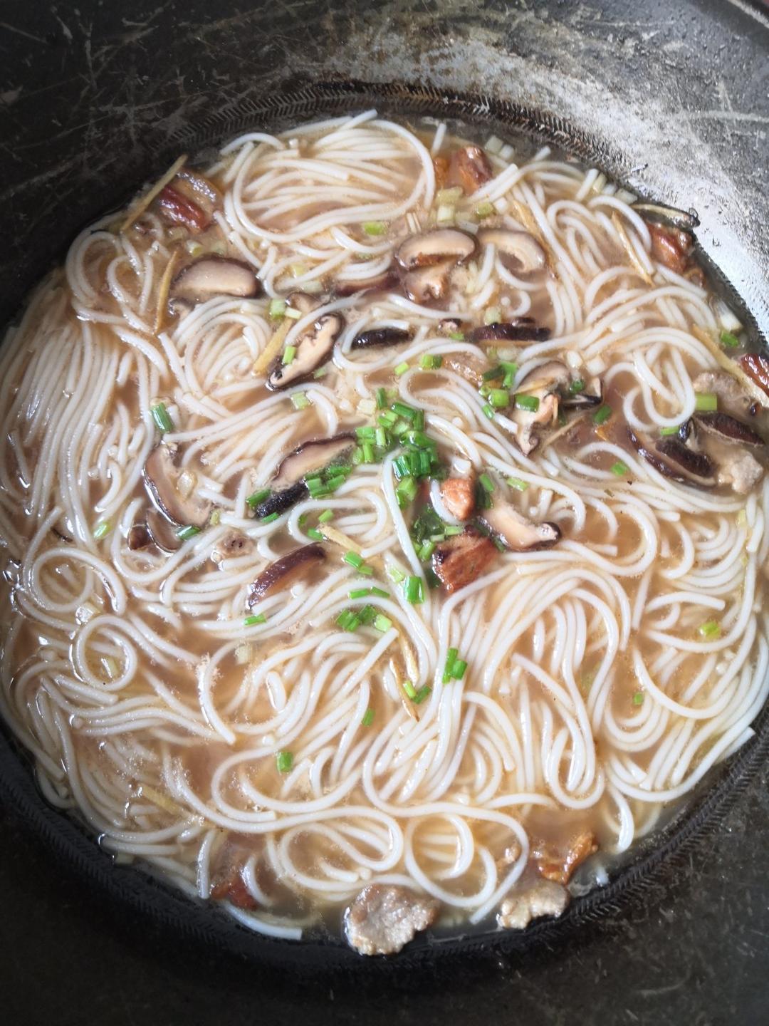 曾嵘1做的煮米粉72超简单