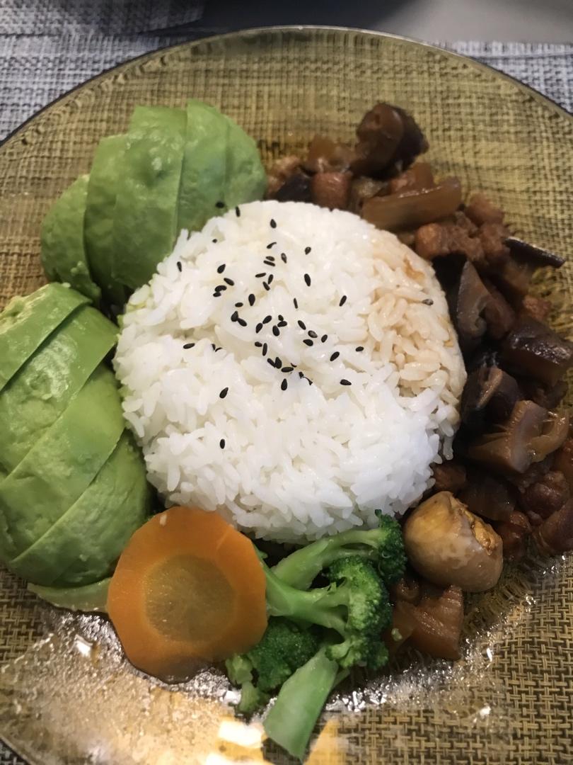 好吃到停不下来的卤肉饭