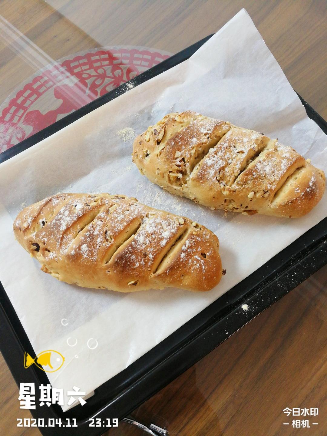 减脂全麦坚果面包