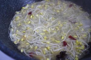豆芽煮豆泡（超级下酒菜）的做法 步骤4