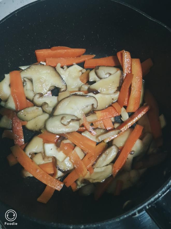 清炒香菇胡萝卜的做法