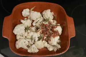 西班牙火腿🥓迷迭香.             烤椰菜花的做法 步骤4
