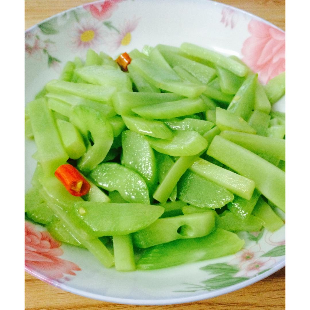 清炒莴笋