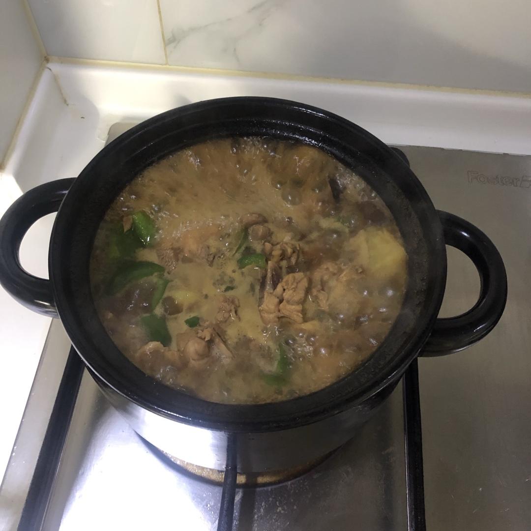 黄焖鸡米饭