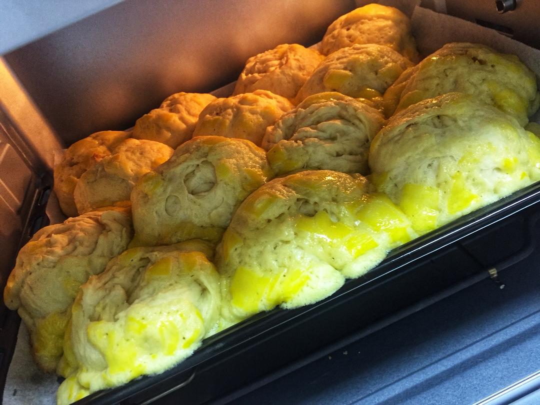 好吃到炸裂的港式菠萝包（附带制作酥皮的小视频）