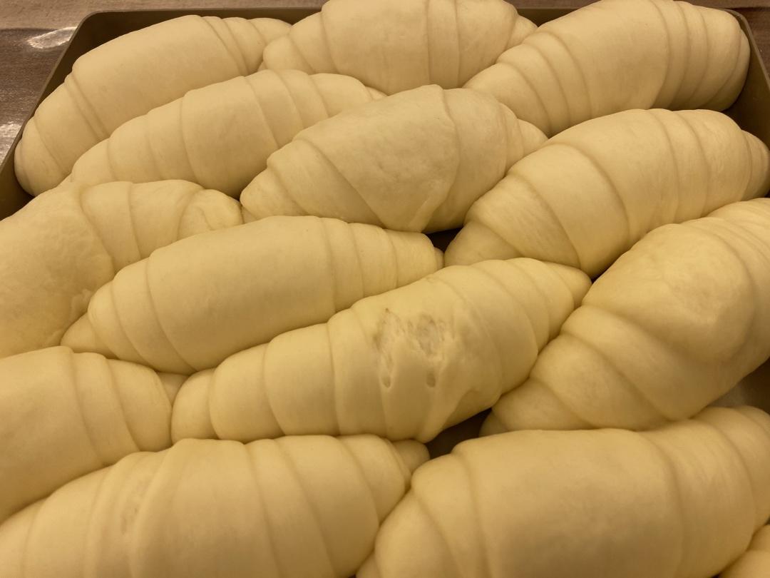 ridaali做的治愈系牛奶卷卷拉丝面包