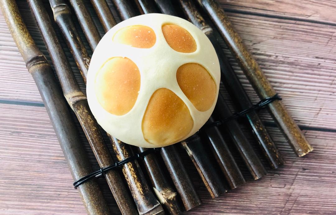 猫爪椰蓉面包——欧克皮的简单装饰