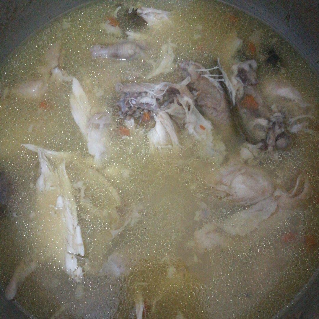 炖全鸡 煲整鸡