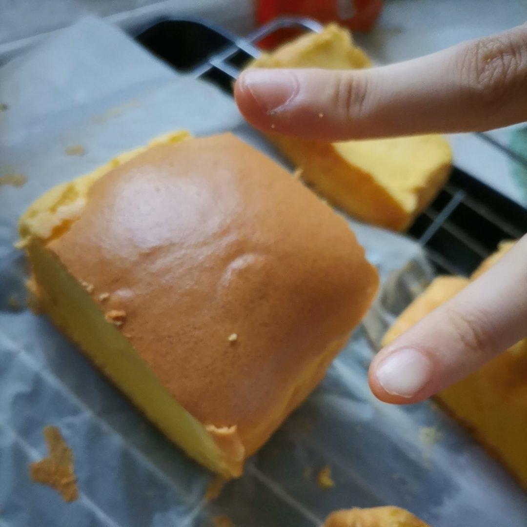 堪比柯基屁股
爆浆芝士🧀古早蛋糕