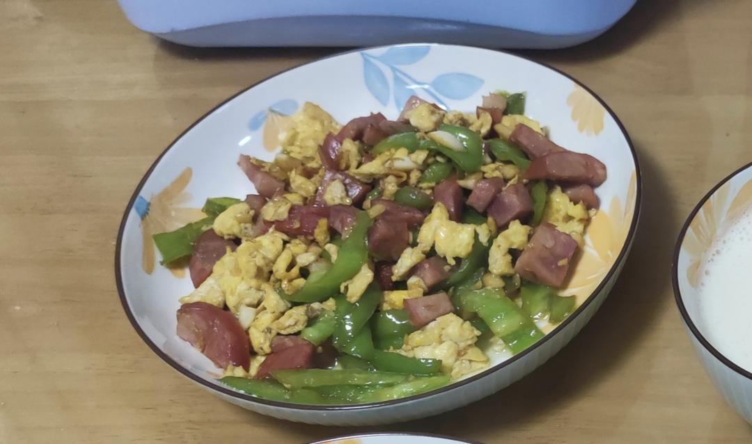 青椒火腿炒鸡蛋