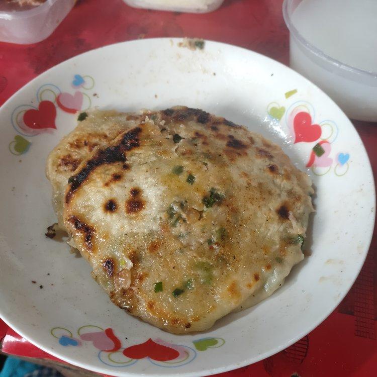 懒人版葱香发面饼 要多软有多软 零失败的方子 附细节视频详解