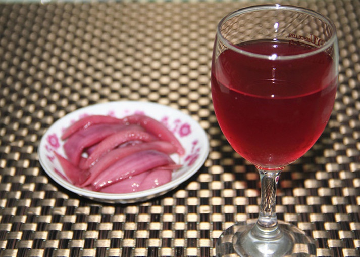 红葡萄酒泡洋葱