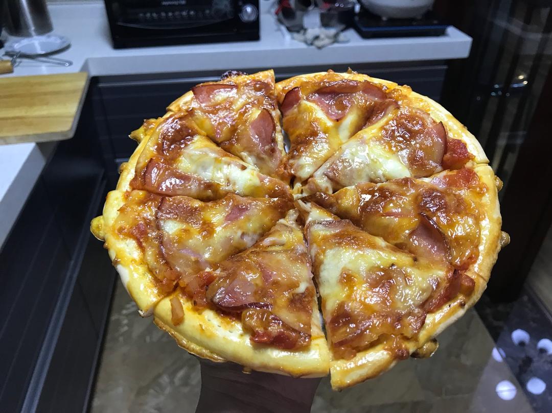 美味水果花边披萨