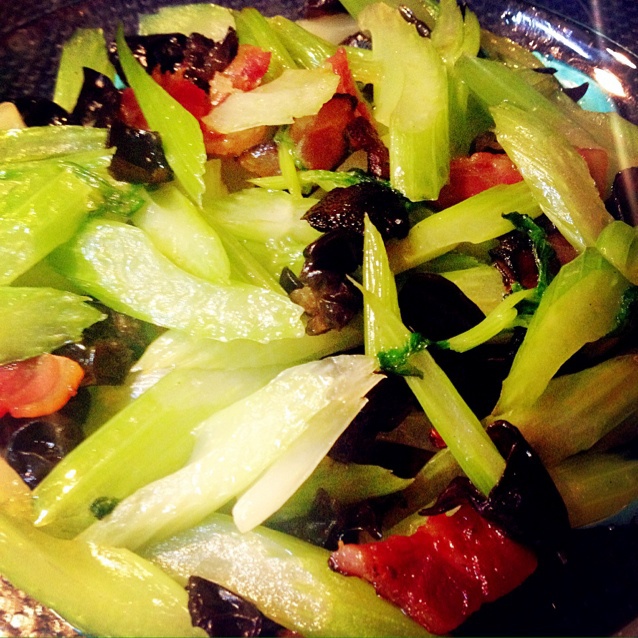 西芹炒腊肉