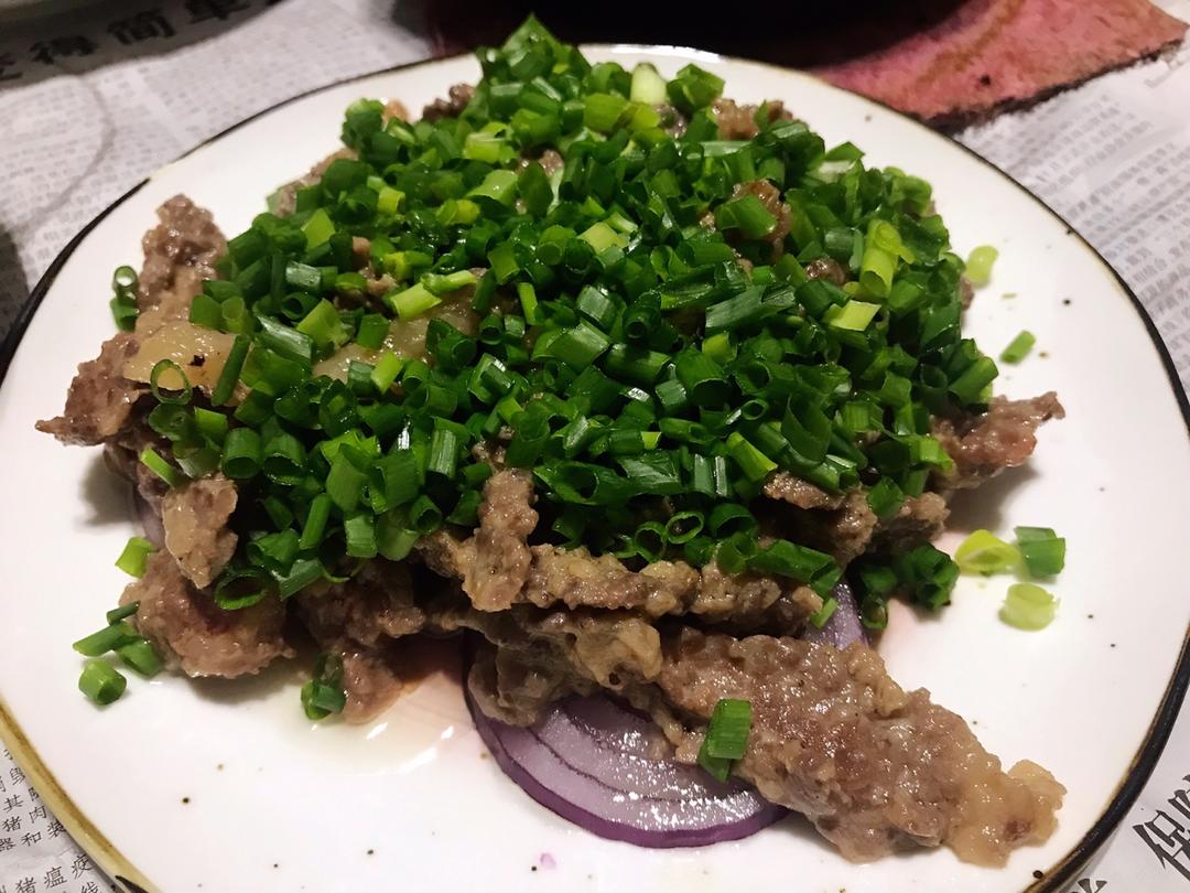 牛肉不一定要辣才好吃，不辣的一样很惊艳，葱香牛肉