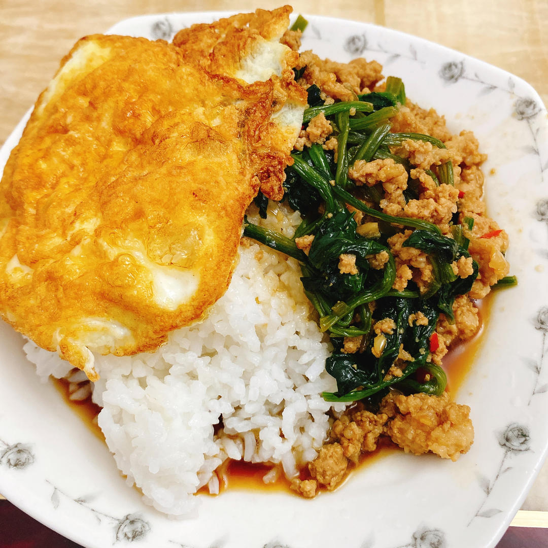 【美味的广场】好吃到刮碗底的泰式菠菜炒猪肉盖饭BY白种元 태국시 시금치고기 텊밤
