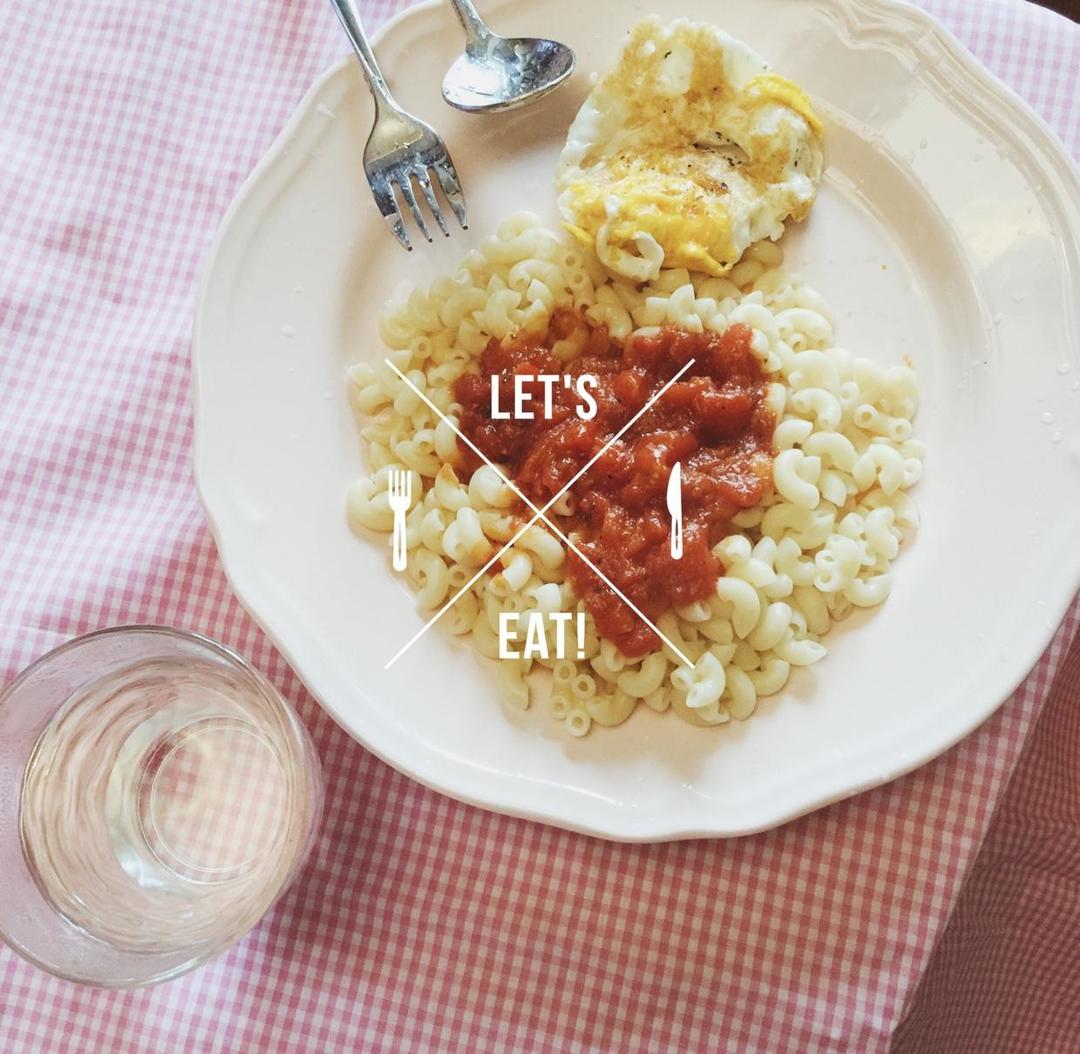 意面酱空心粉配黑胡椒煎蛋（简易）的做法