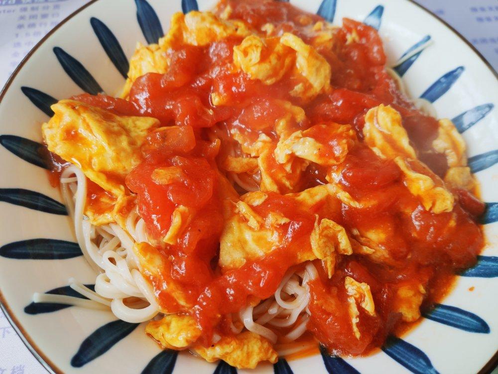 爱甜品的橘猫做的超简单75快来碗西红柿炒鸡蛋盖浇面