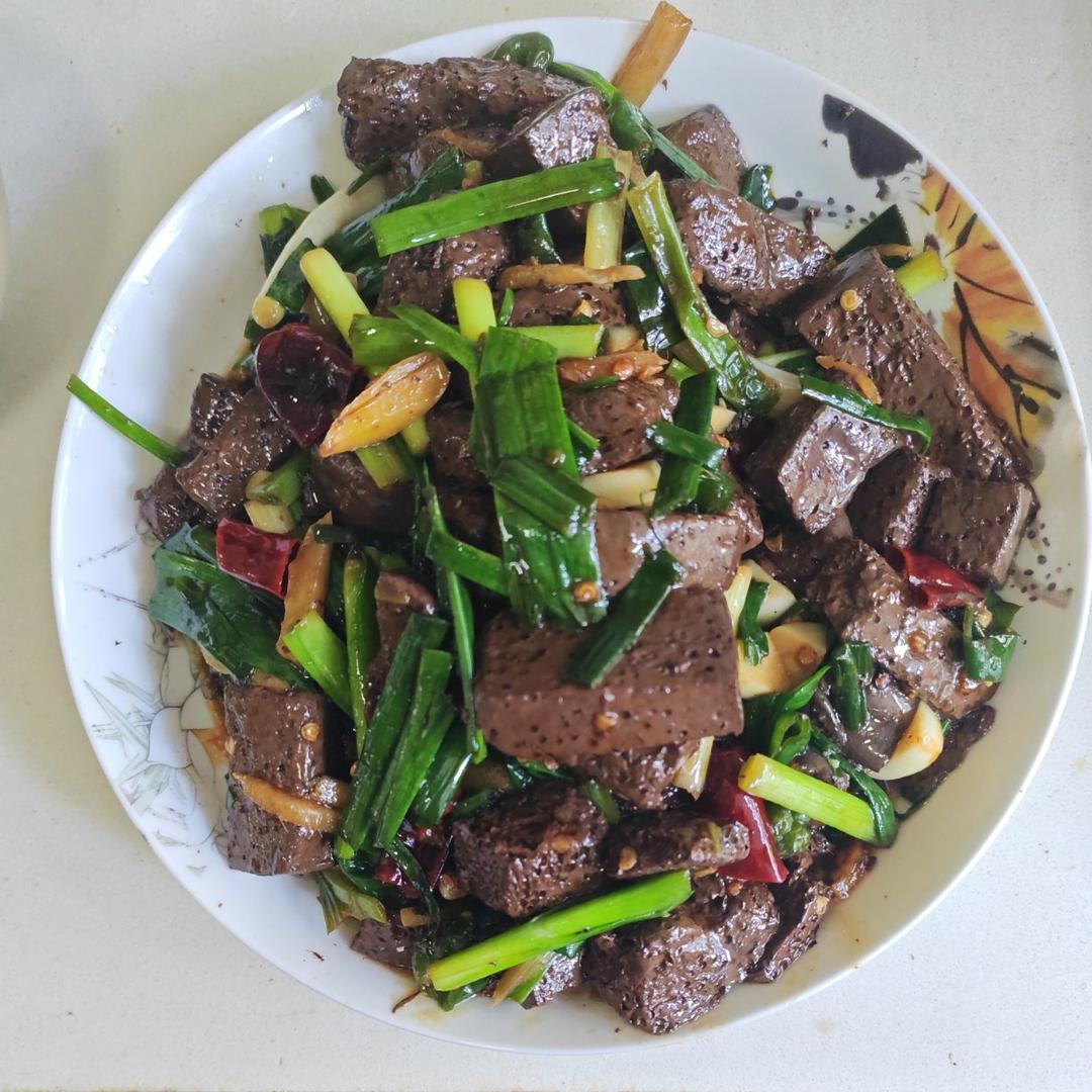 爆炒鸭血