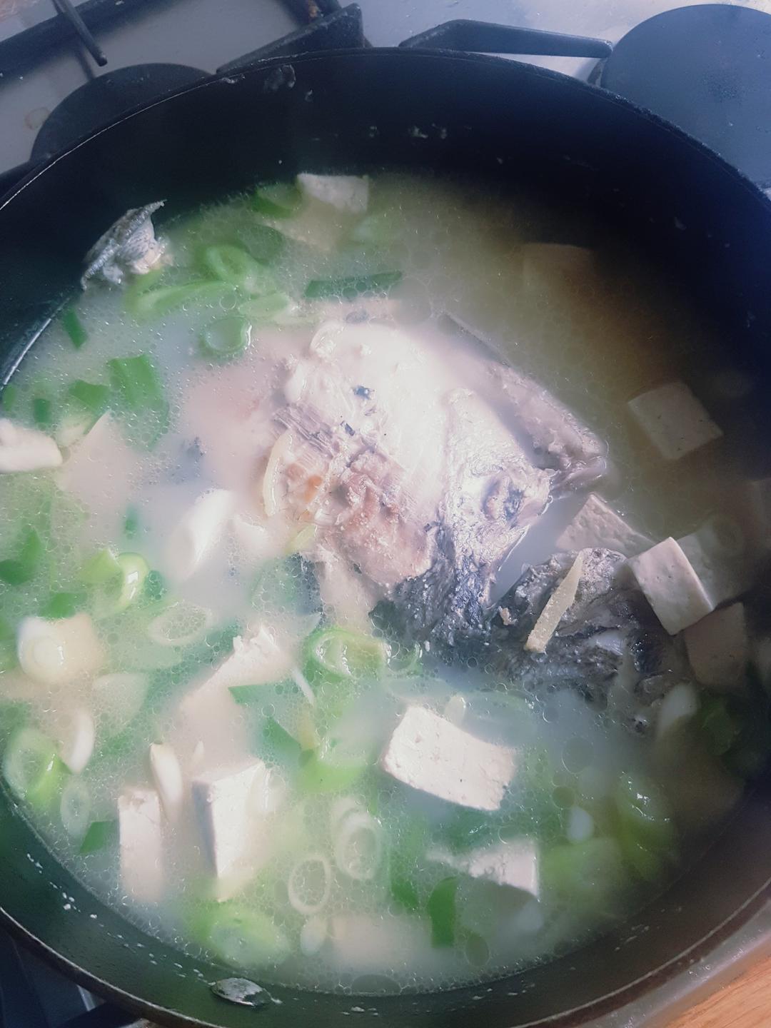奶白鲫鱼汤