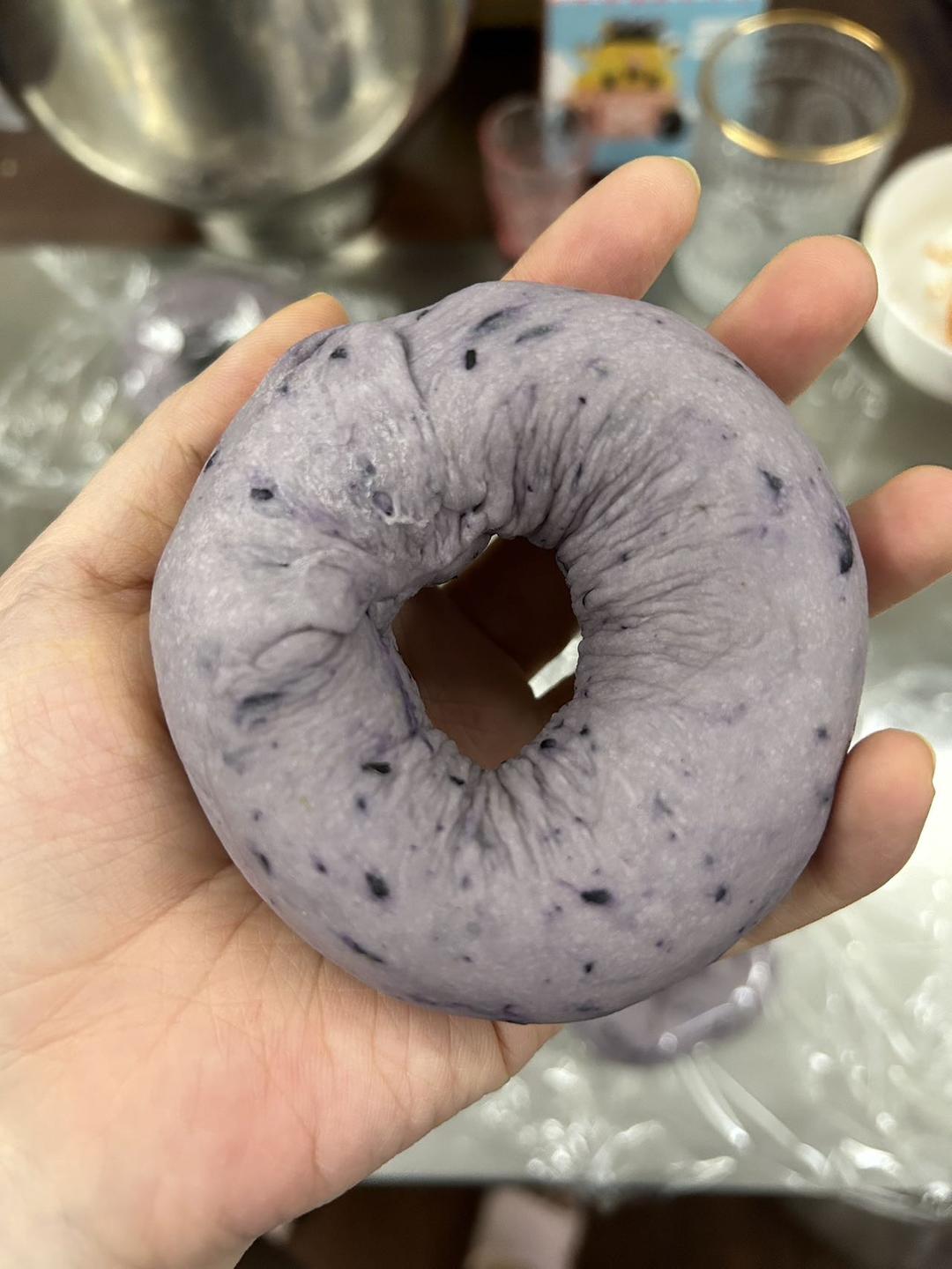 满满花青素的蓝莓贝果