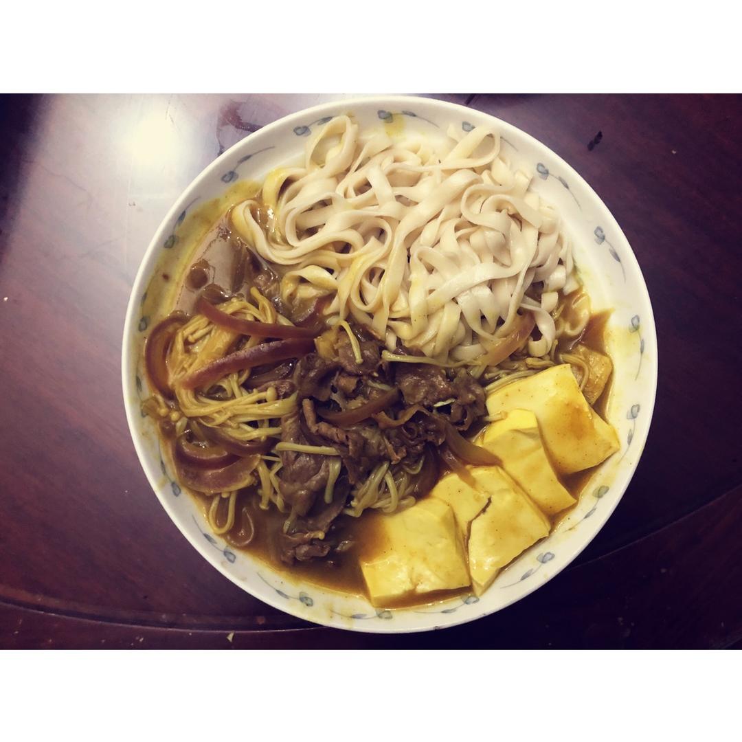 咖喱金针菇肥牛盖土豆泥，绝对好吃吃吃吃