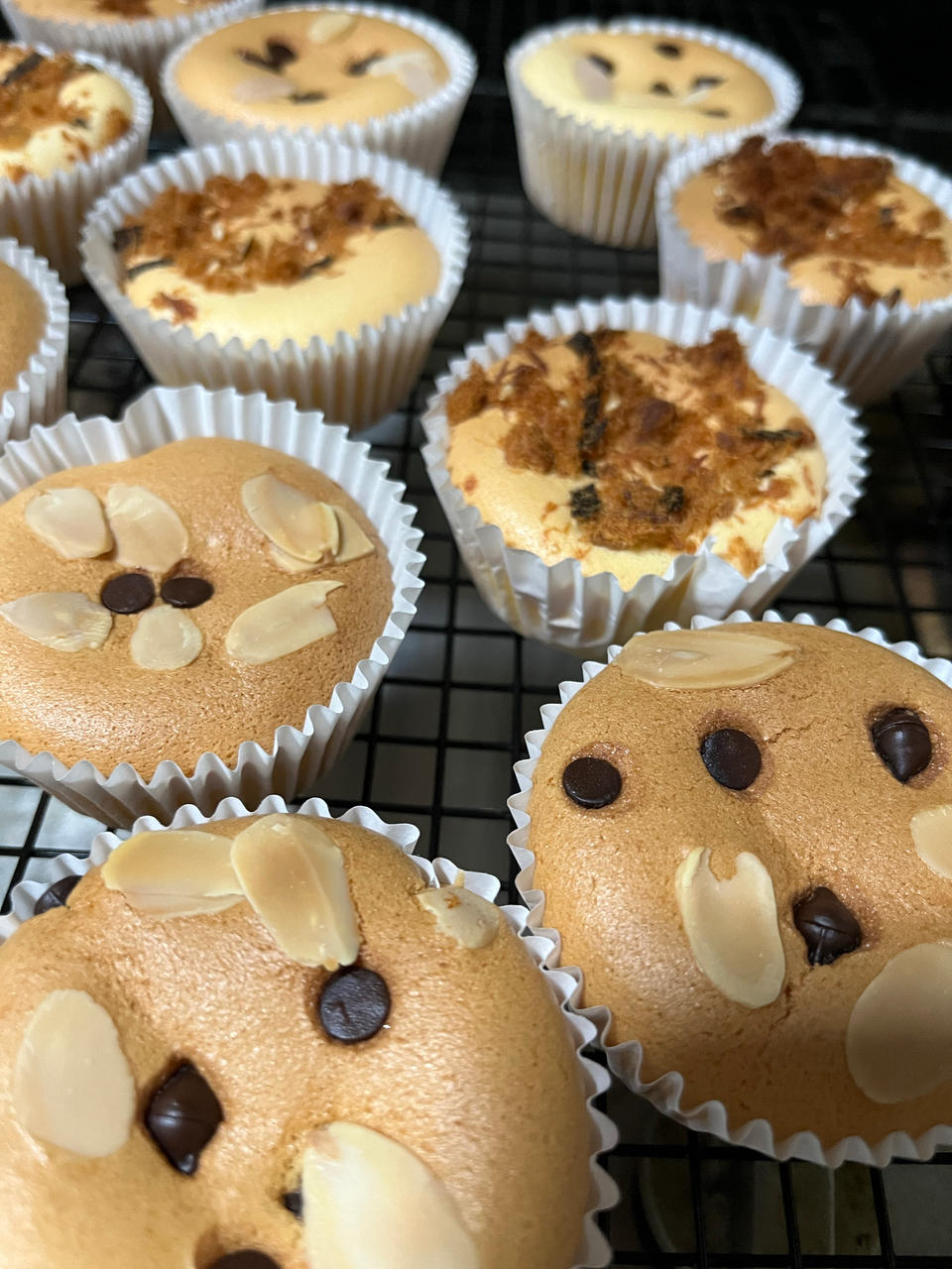 纸杯蛋糕，绝对不塌不裂，百分百成功四段式烘烤方法，不私藏无保留