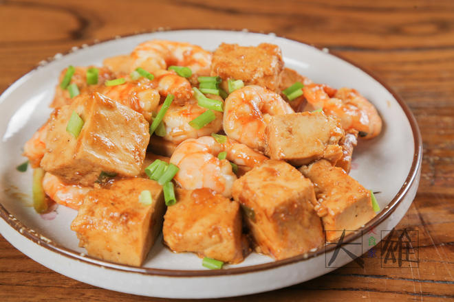 夏日下饭清新小炒：虾仁烧豆腐的做法