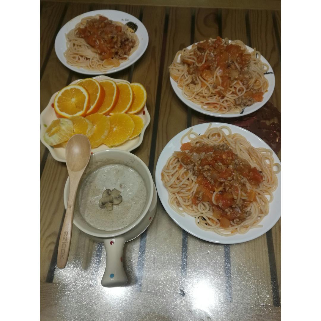 番茄肉酱意大利面