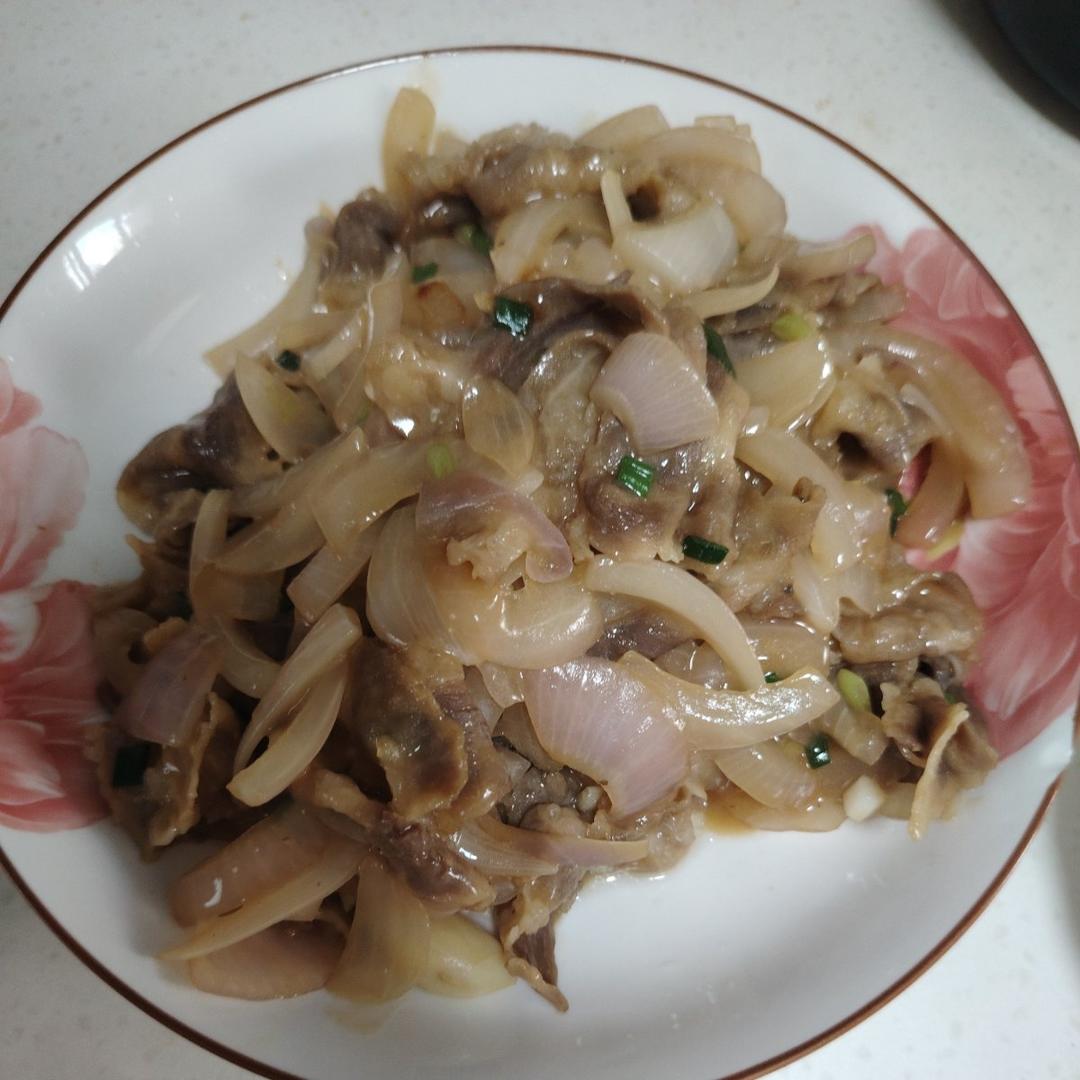 好吃到舔盘的秘制洋葱炒肥牛卷！拌饭巨香