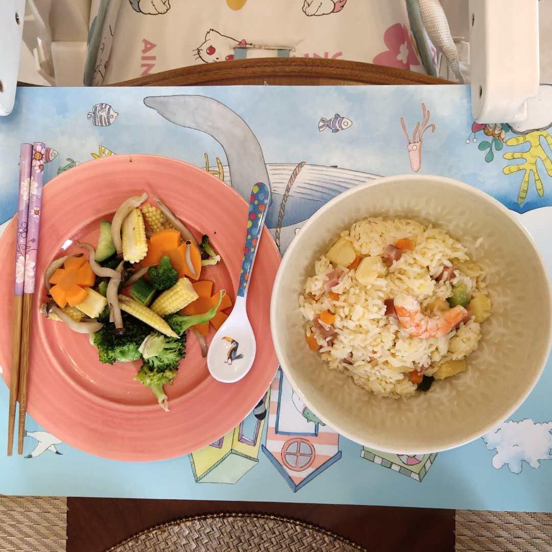 虾仁菠萝炒饭