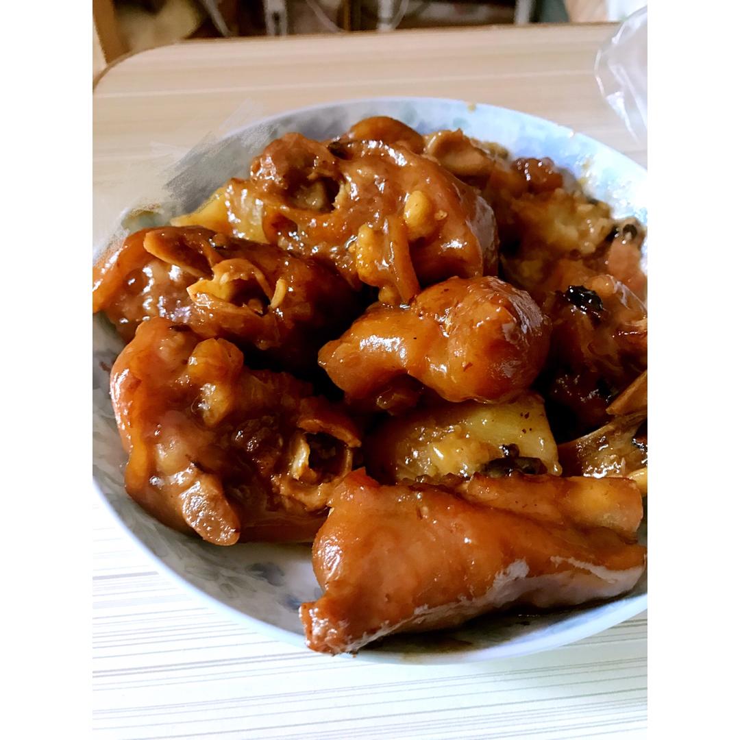 美味的家常菜：红烧猪蹄