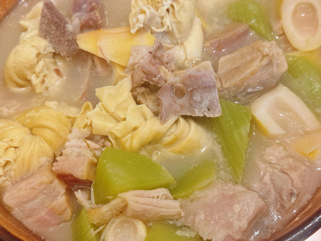 排骨火腿腌笃鲜（附咸排骨做法）