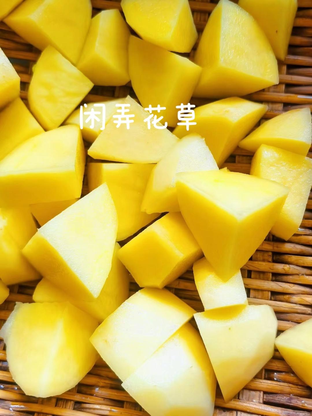 土豆焖饭（洋芋孔饭）家常超简单版（亦可解决掉上一顿的剩饭）