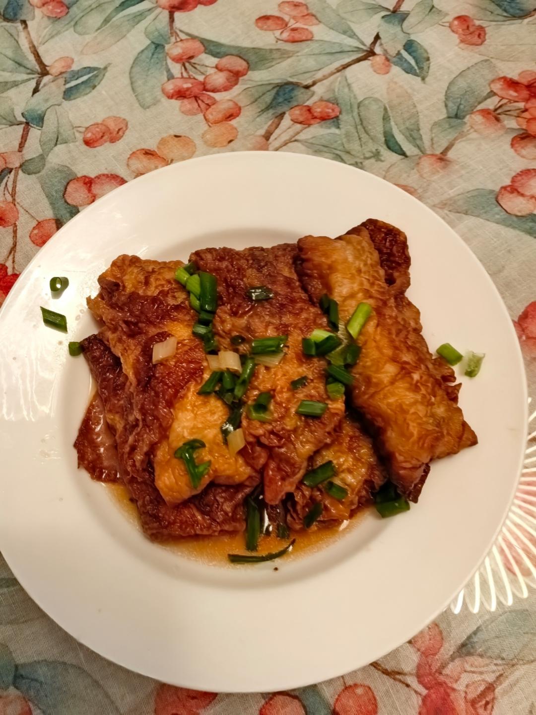 荠菜鲜肉百叶包